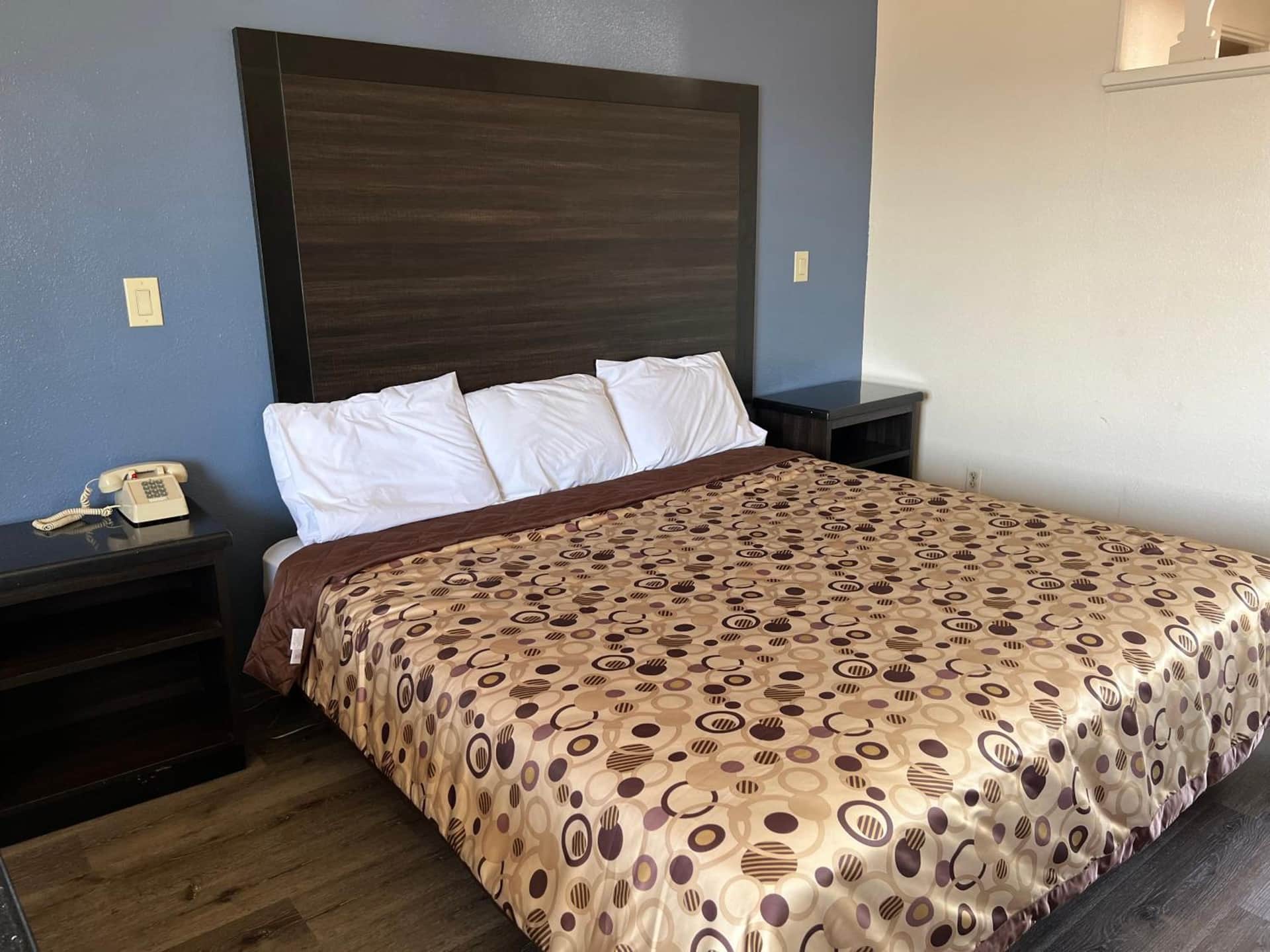 Economy Inn Fresno