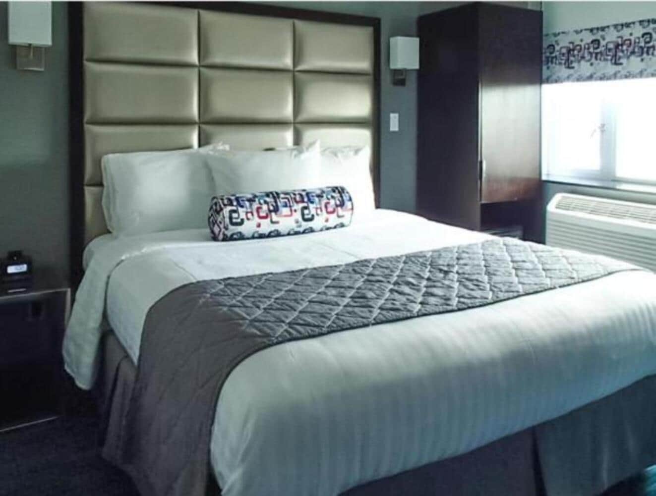 Umbrella Hotel Bronx