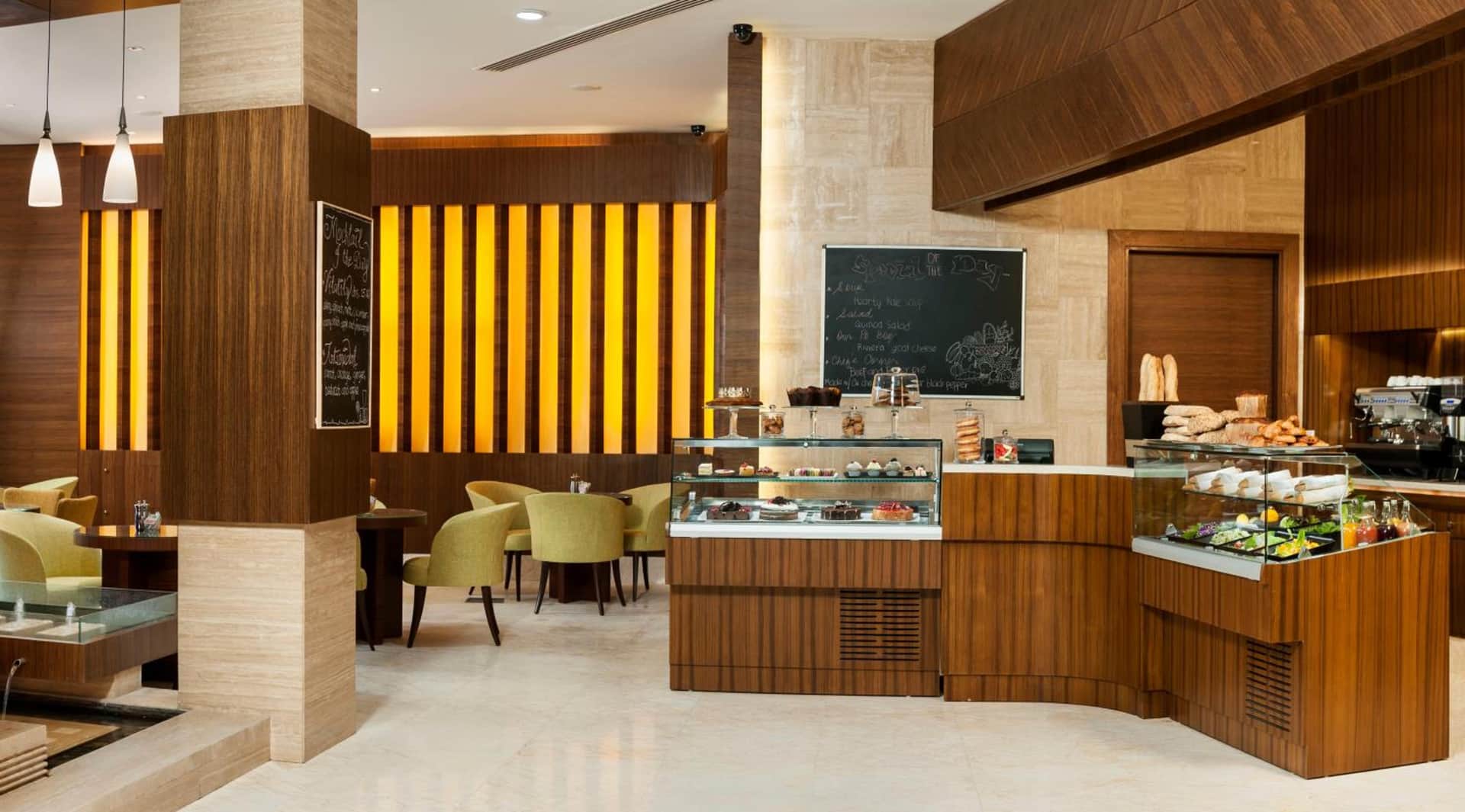 Carlton Downtown Hotel