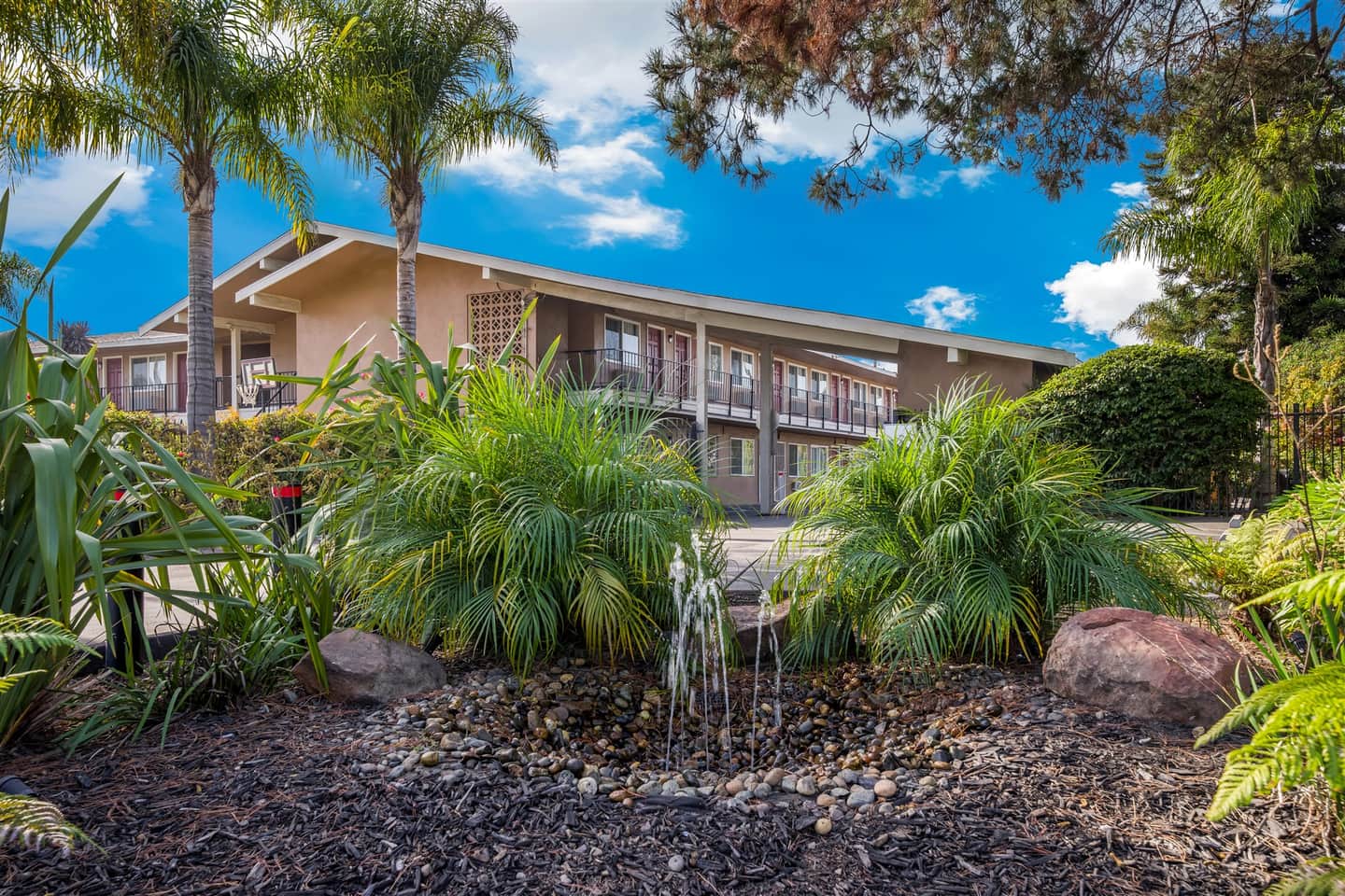 Bay Breeze Inn