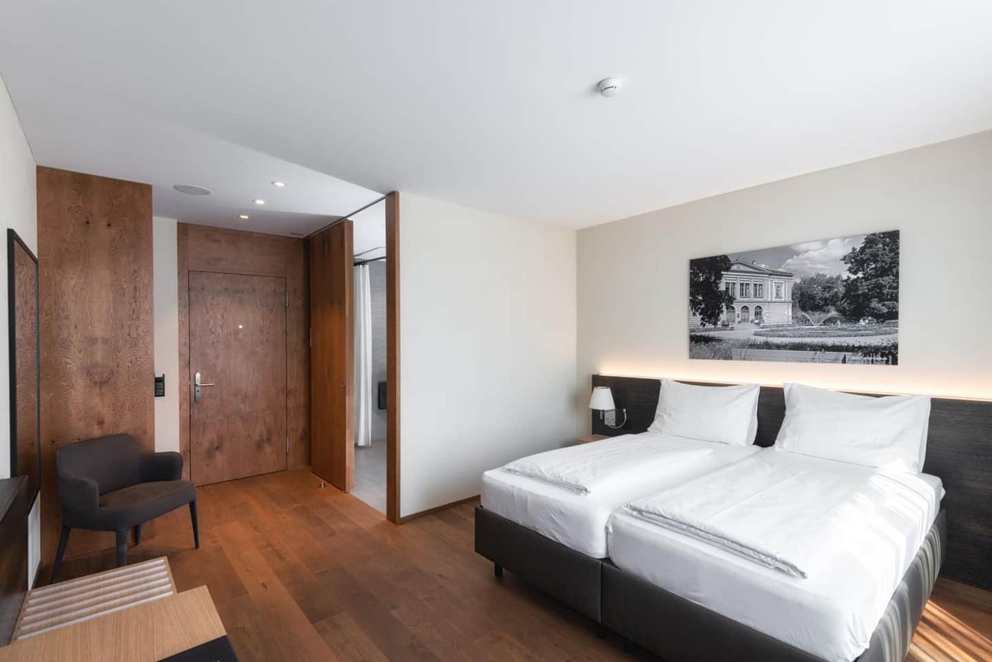 Hotel one66