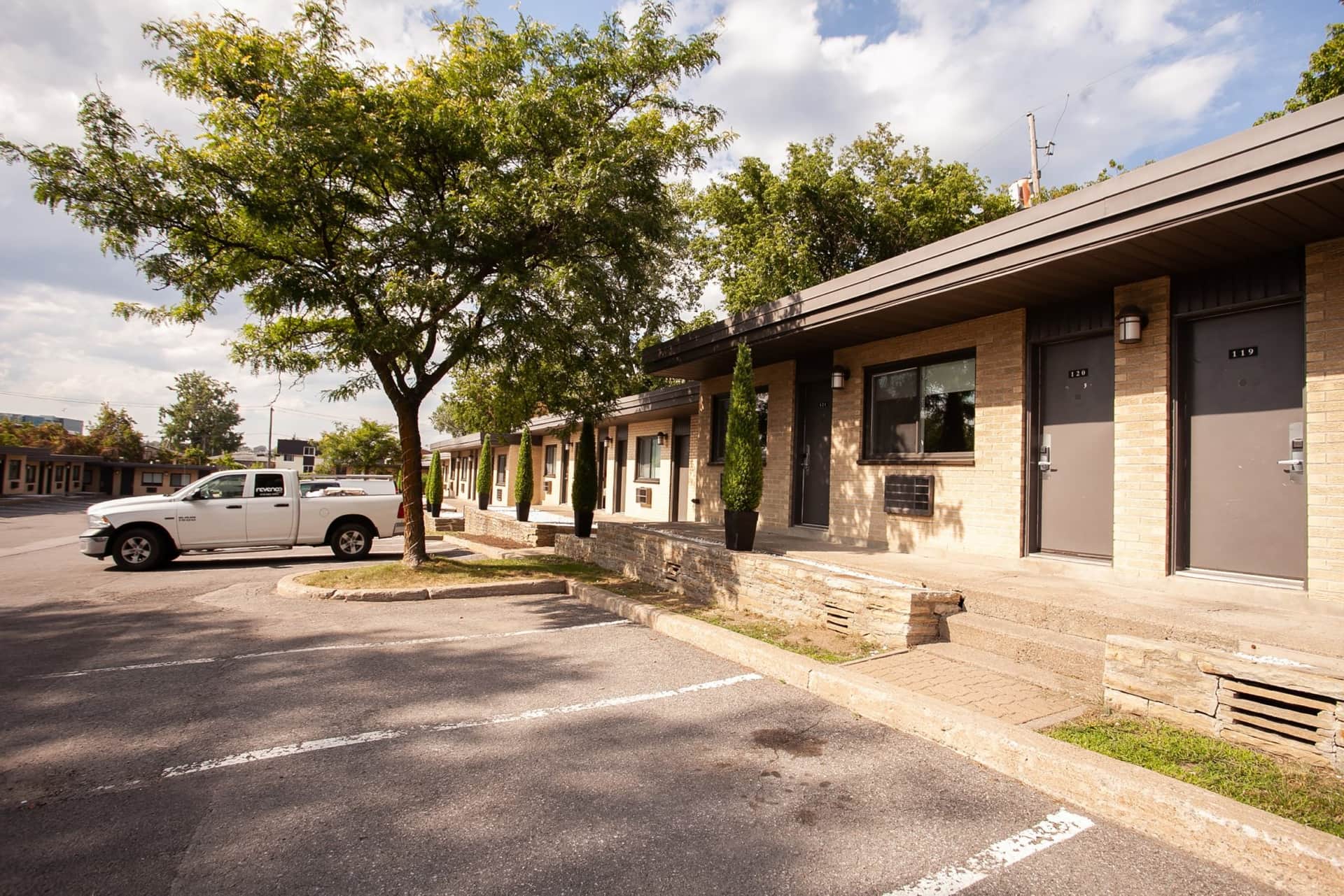 Motel Newstar Laval