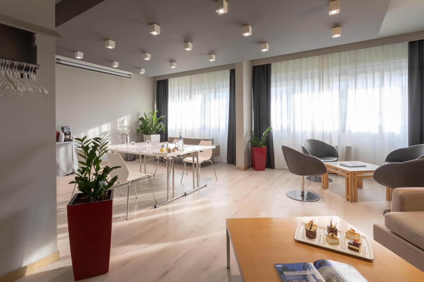 Living Place Hotel