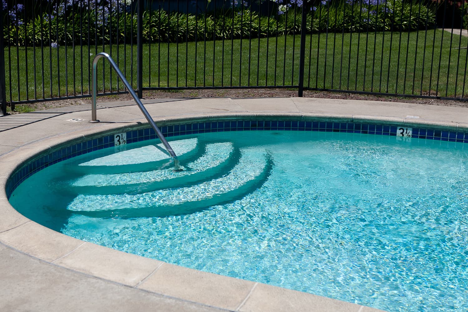 Coral Reef Inn & Suites