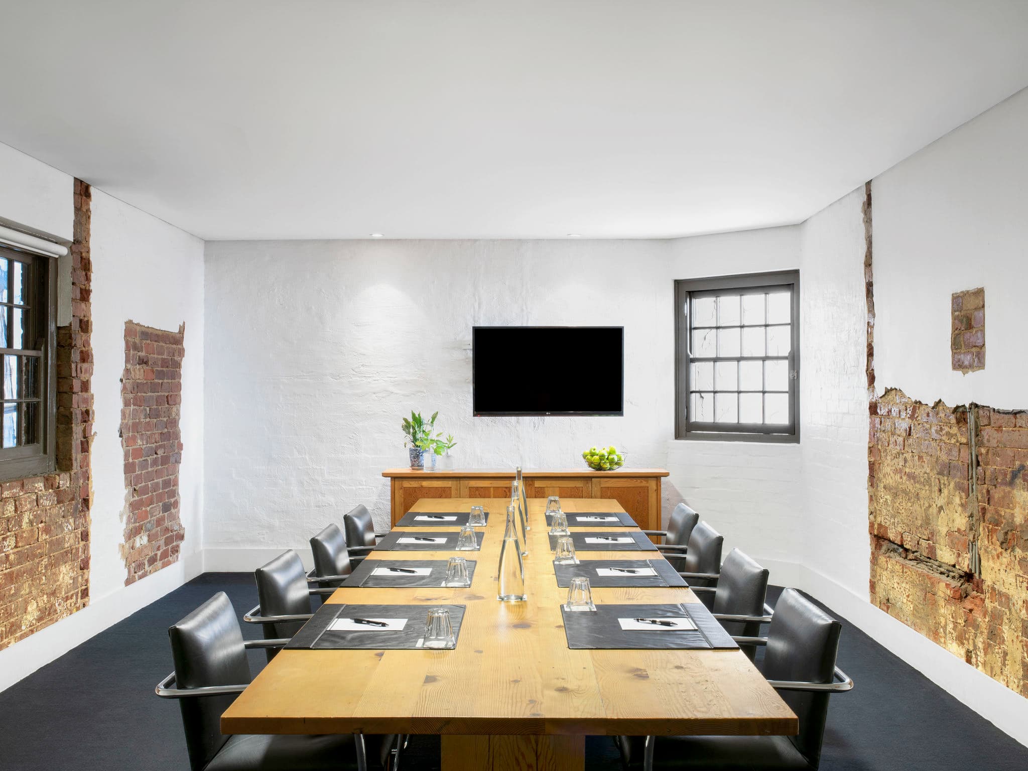 Peppers Gallery Hotel Canberra