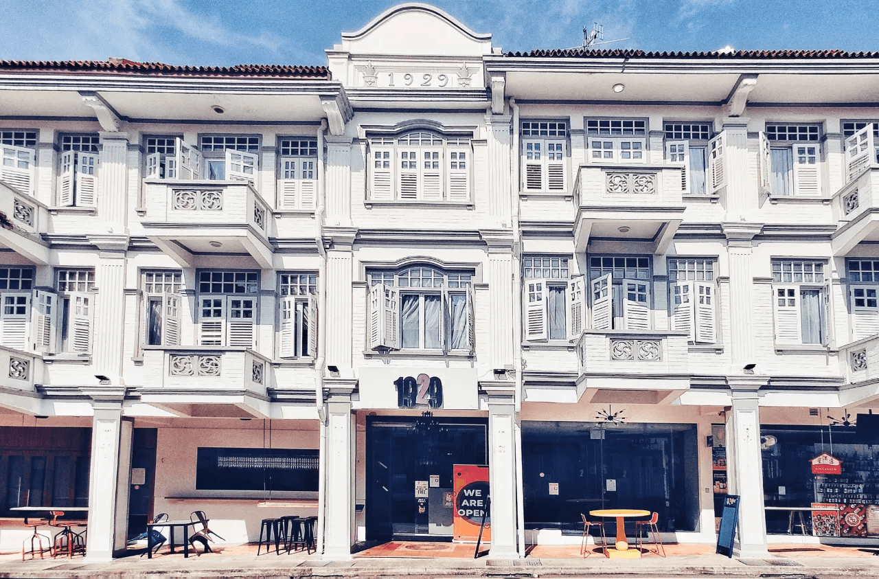 A Hotel Chinatown