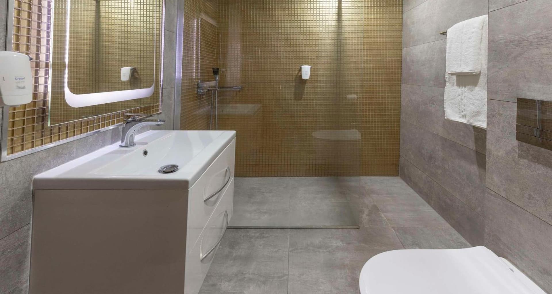 Putney Hotel