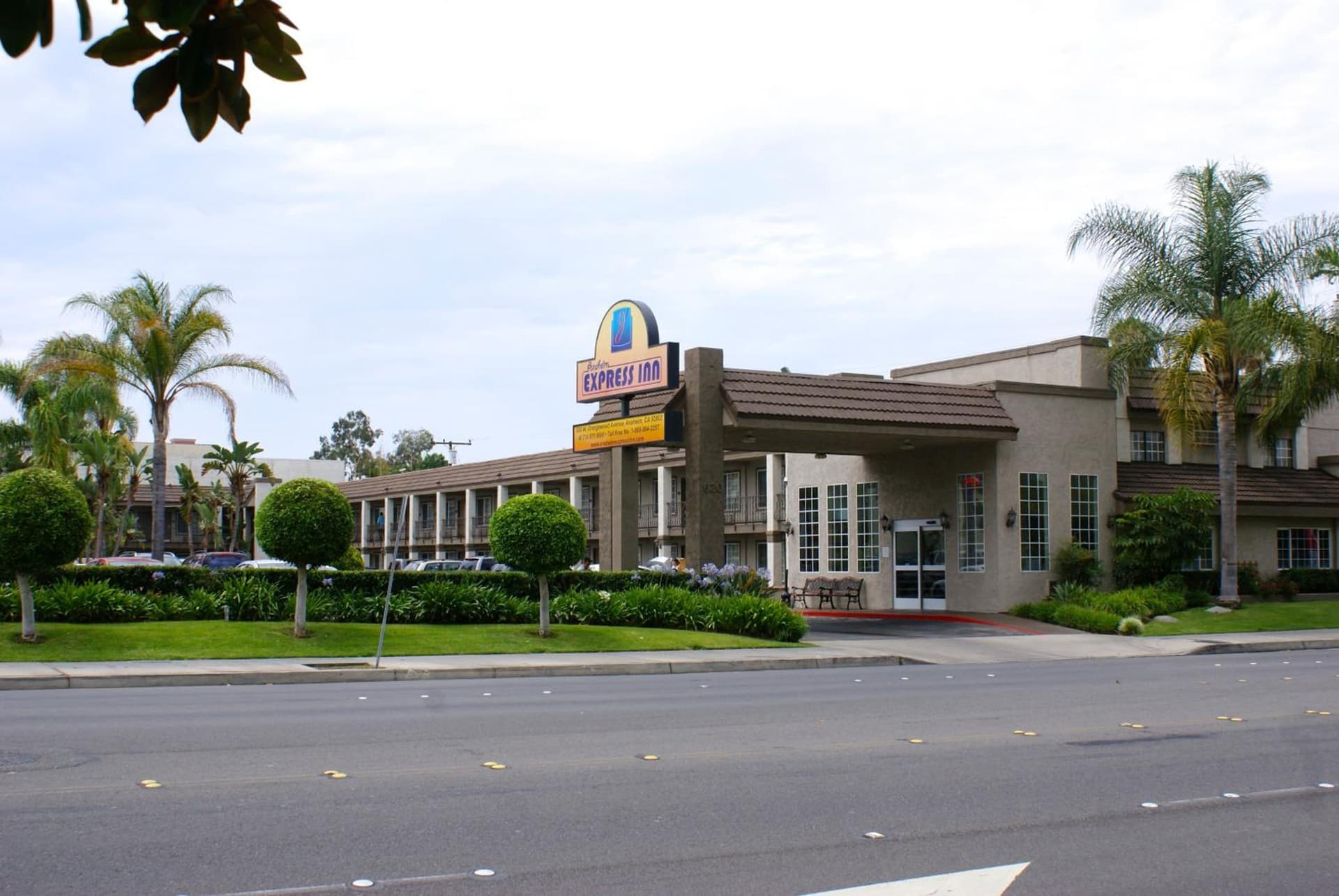 Queens Inn Anaheim