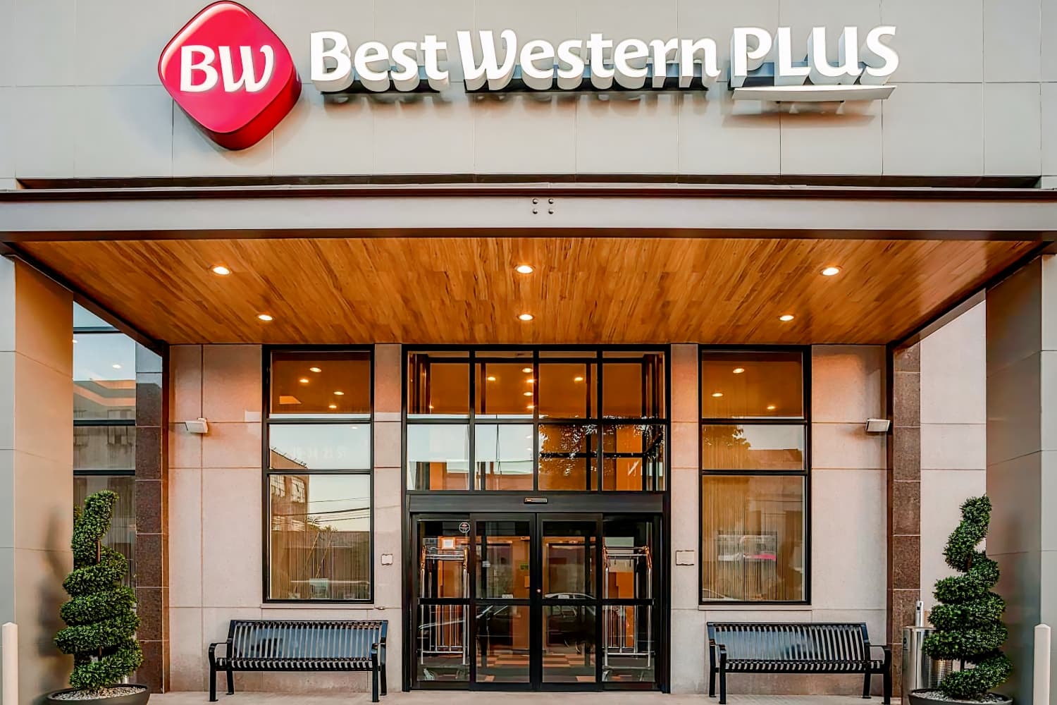 Best Western Plus Plaza Hotel