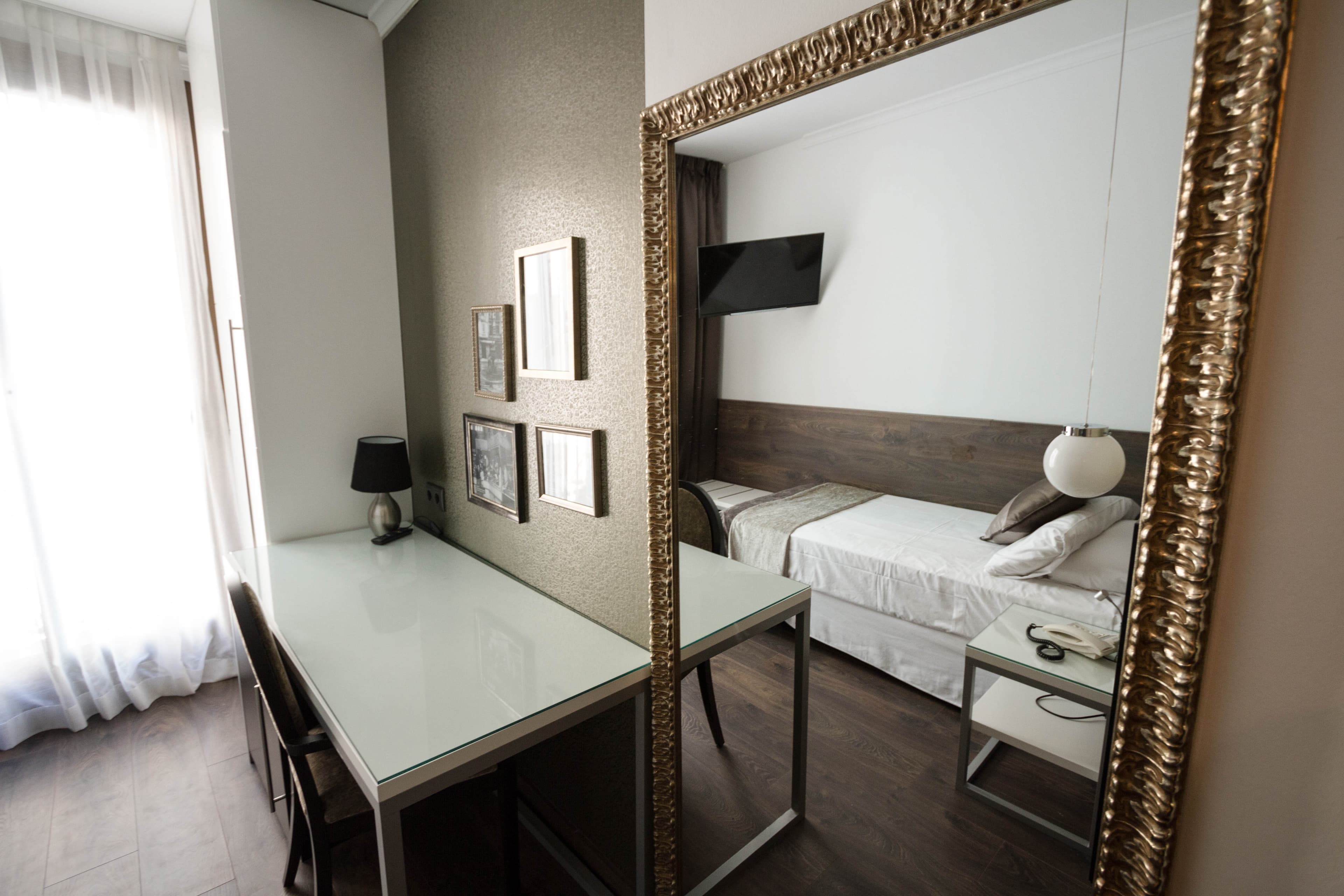 Hotel Moderno Bcn (Old)