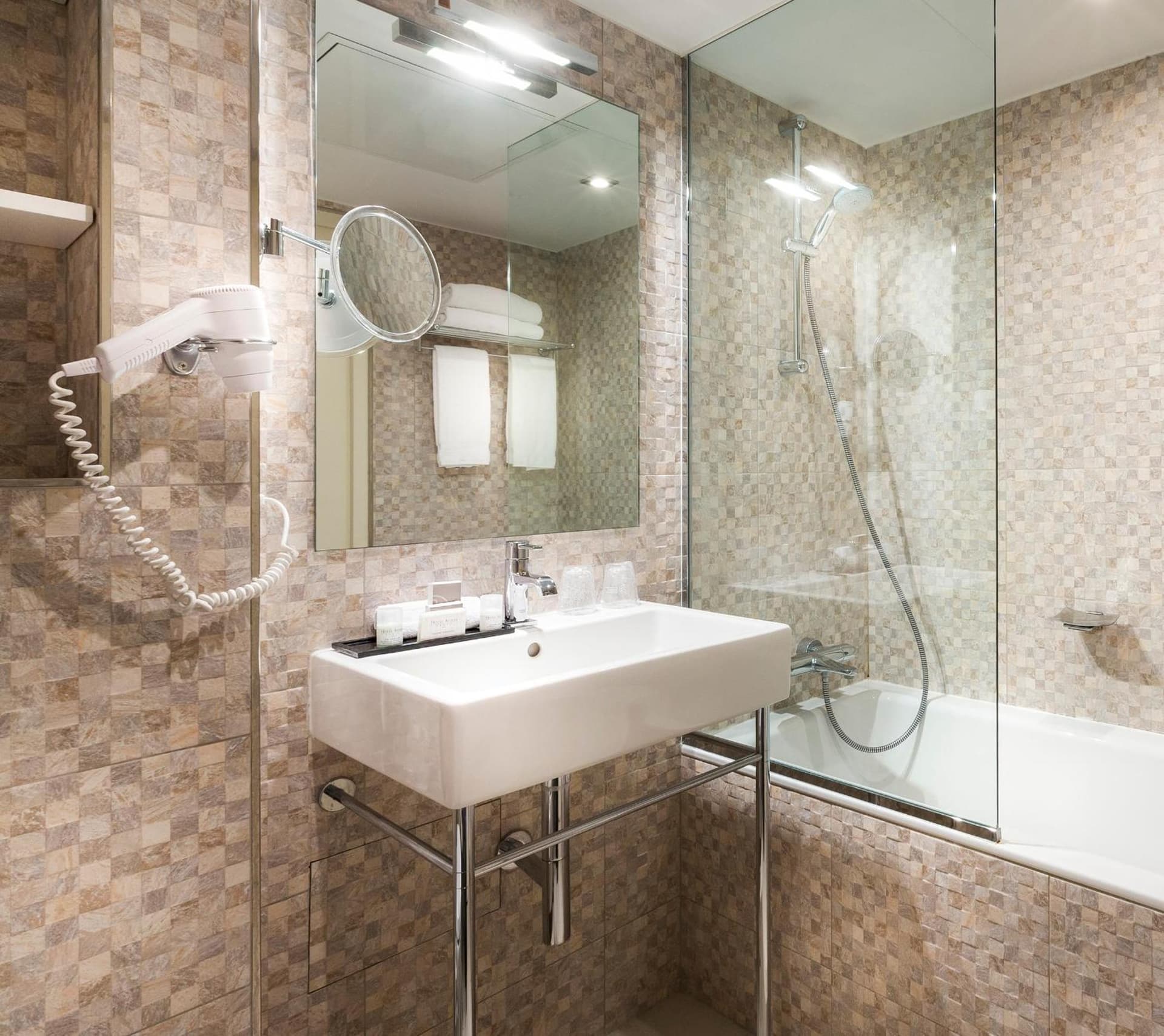 Aston Paris Hôtel