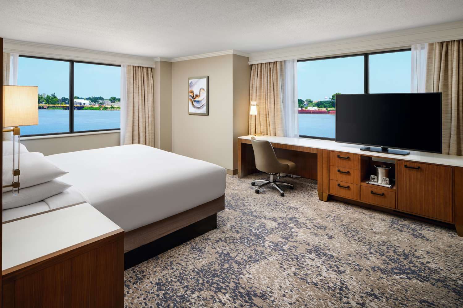 Hilton New Orleans Riverside