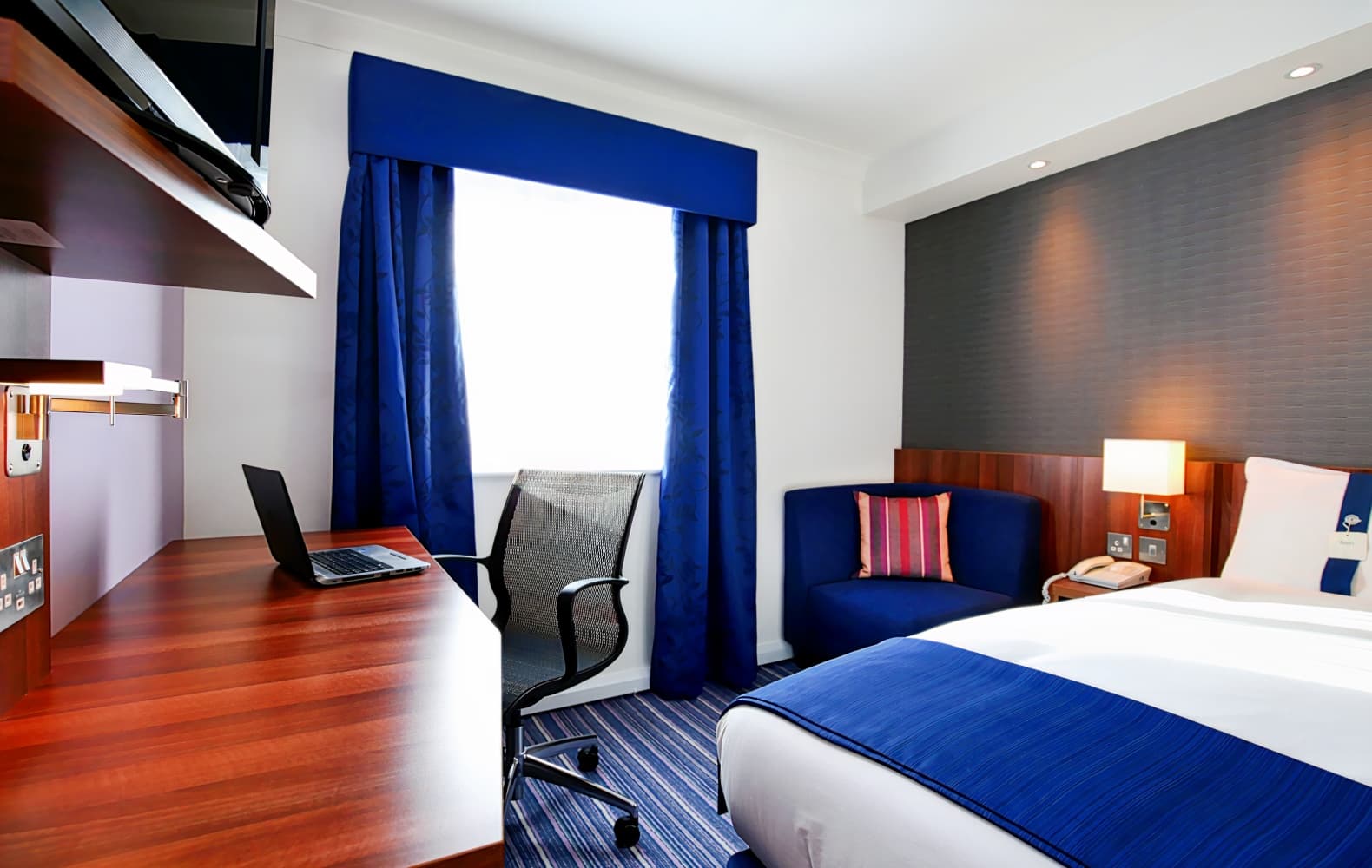 Holiday Inn Express London Gatwick - Crawley