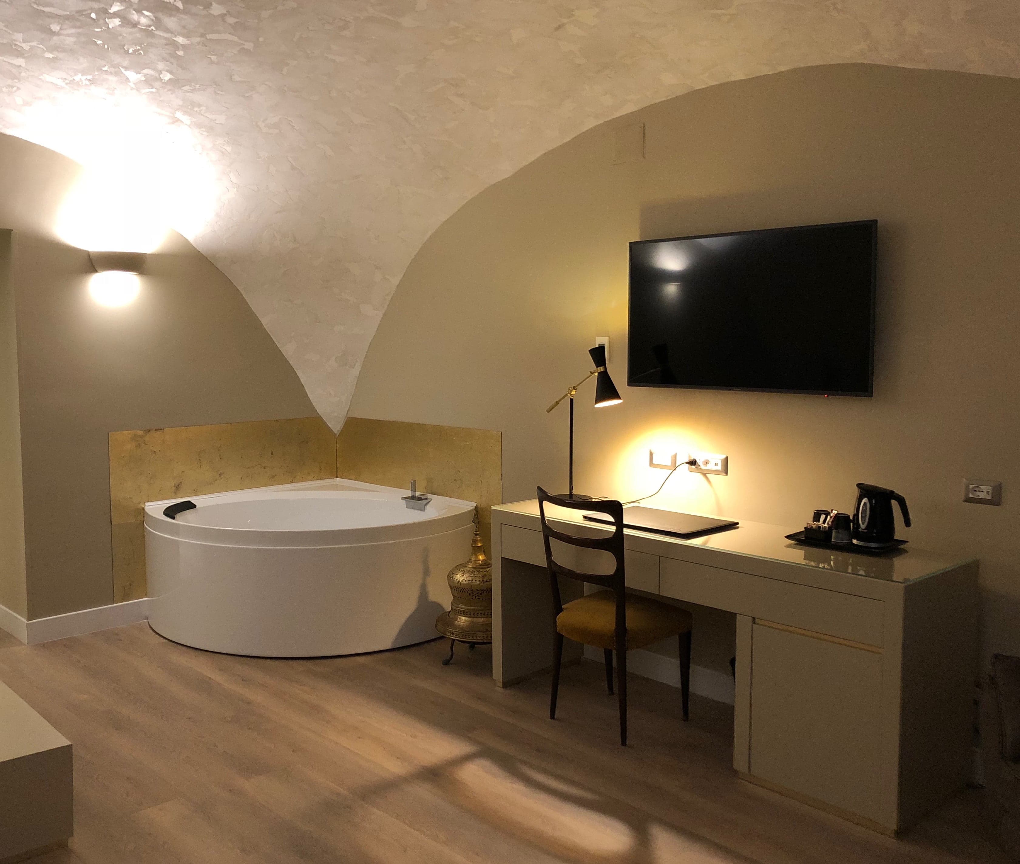 Caruso Place Boutique & Wellness Suites