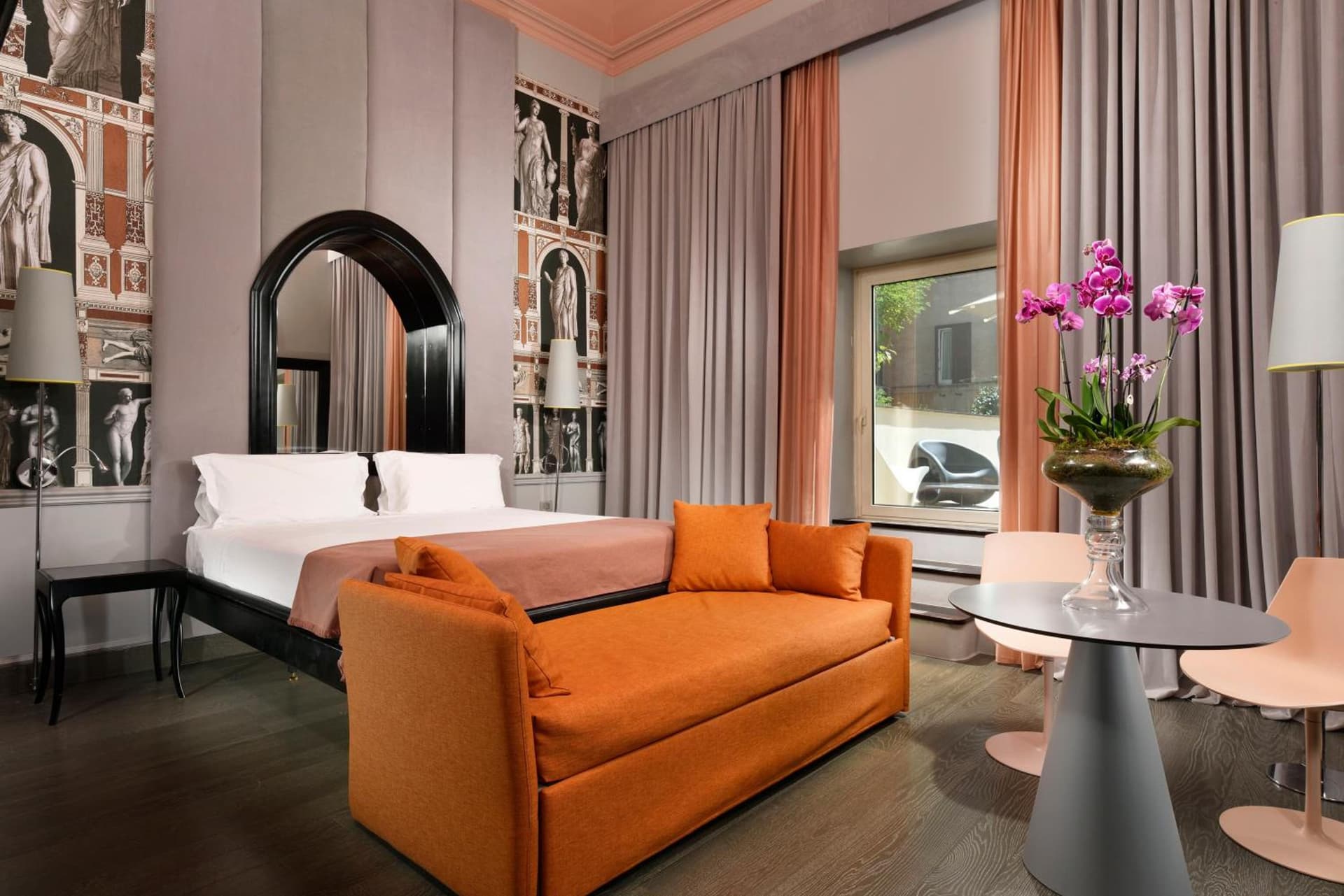 Leon's Place Hotel