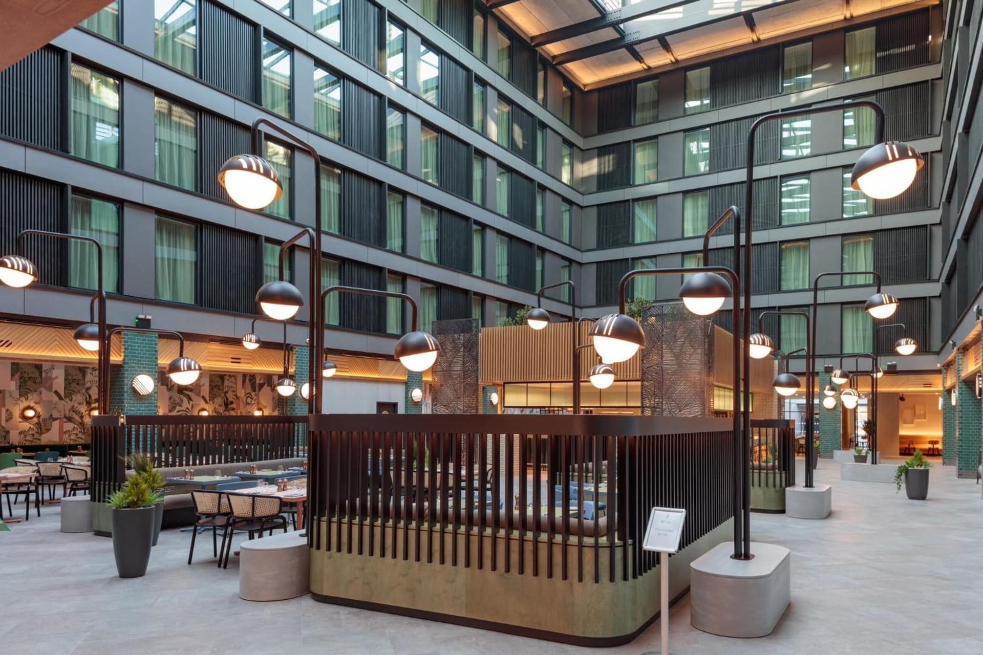Holiday Inn London Heathrow - Bath Road by IHG
