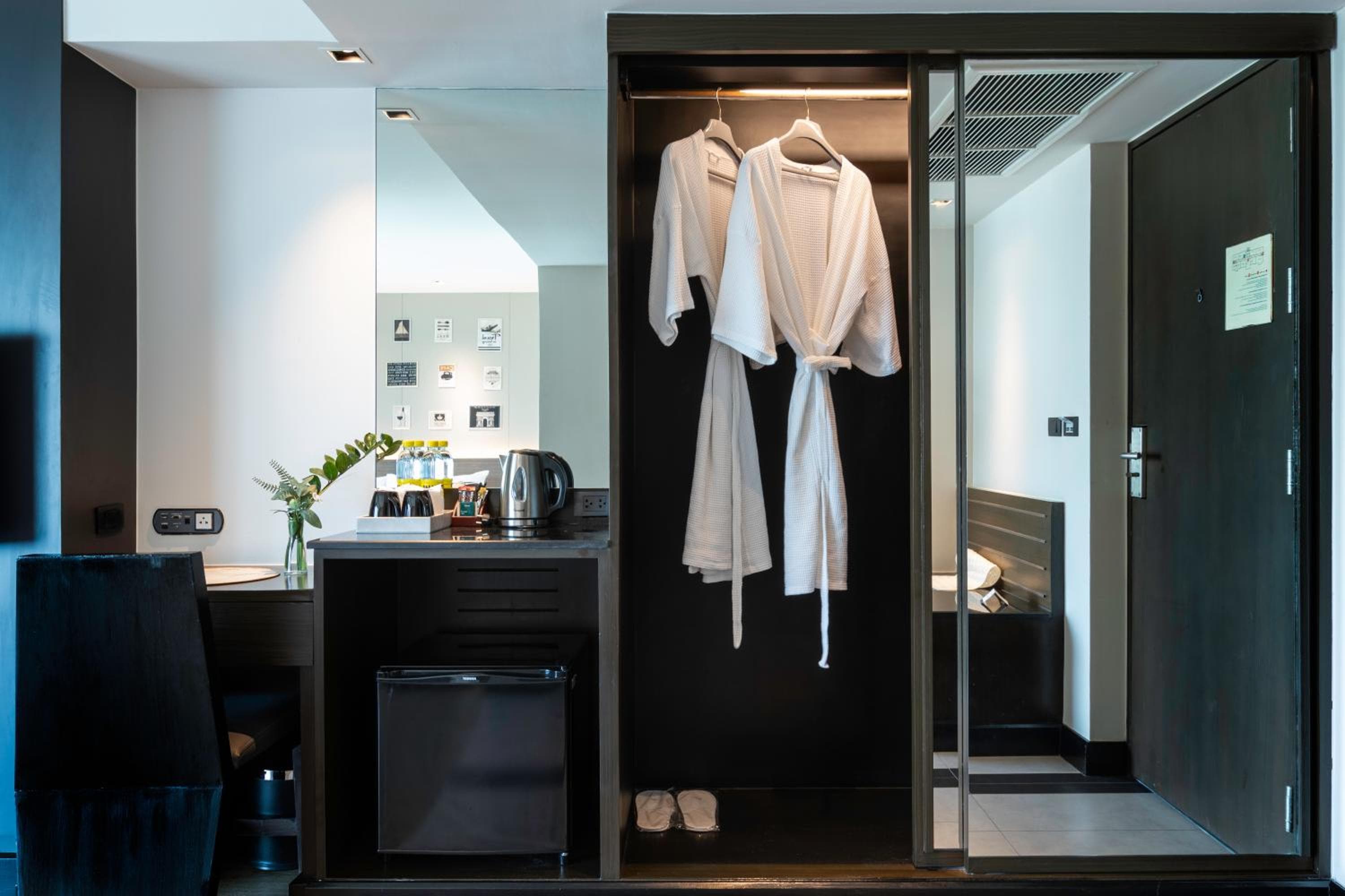 Golden Tulip Mandison Suites