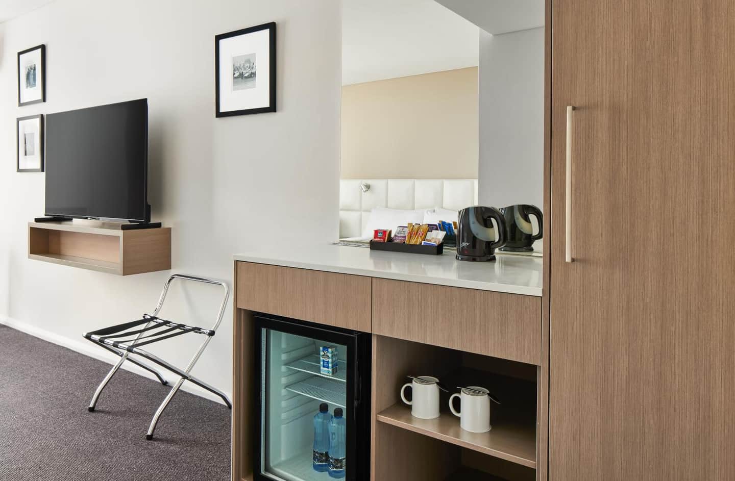 Holiday Inn Warwick Farm, an IHG Hotel