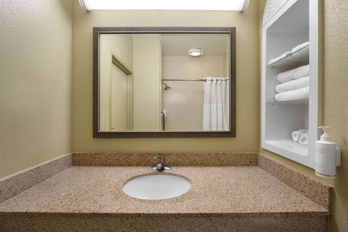 Hotel Marguerite South Anaheim - Garden Grove, Trademark Collection by Wyndham