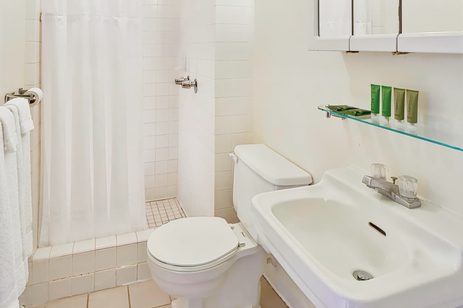 Pacific Marina Inn Airport Hotel