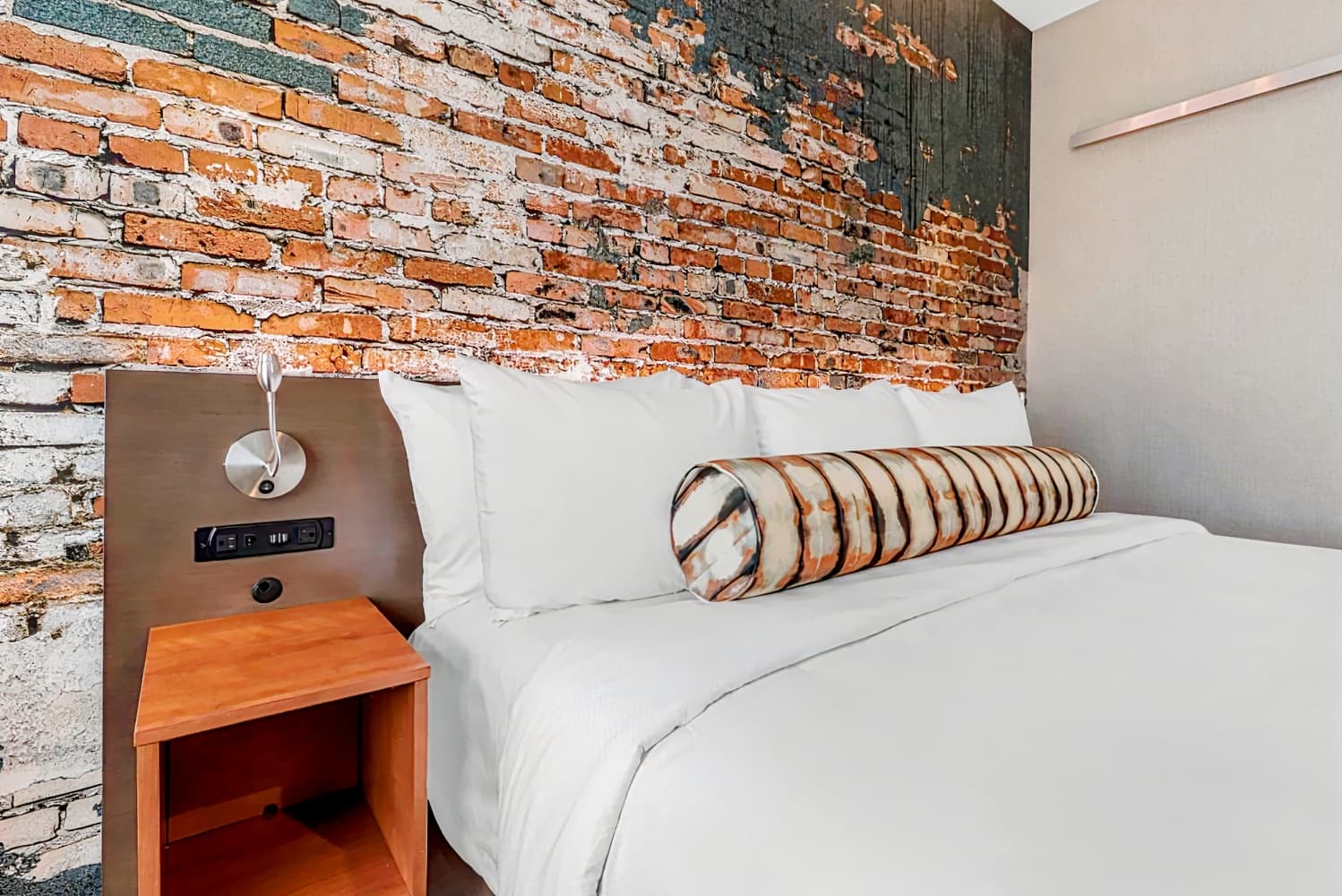 Cambria Hotel Omaha Downtown