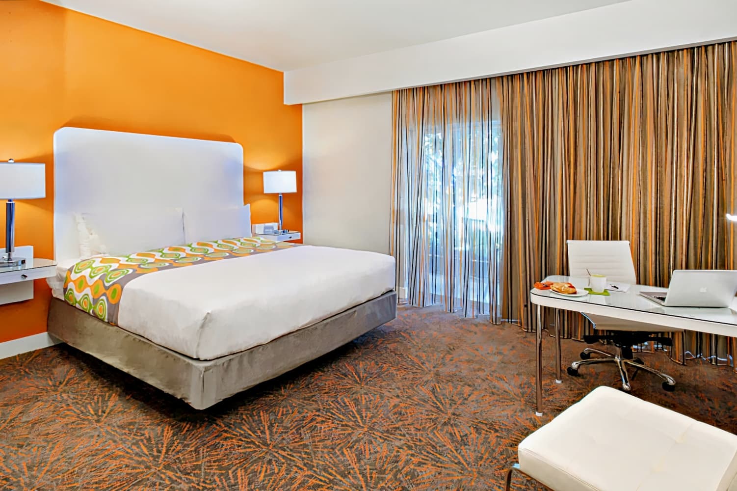 Sportsmen's Lodge Hotel