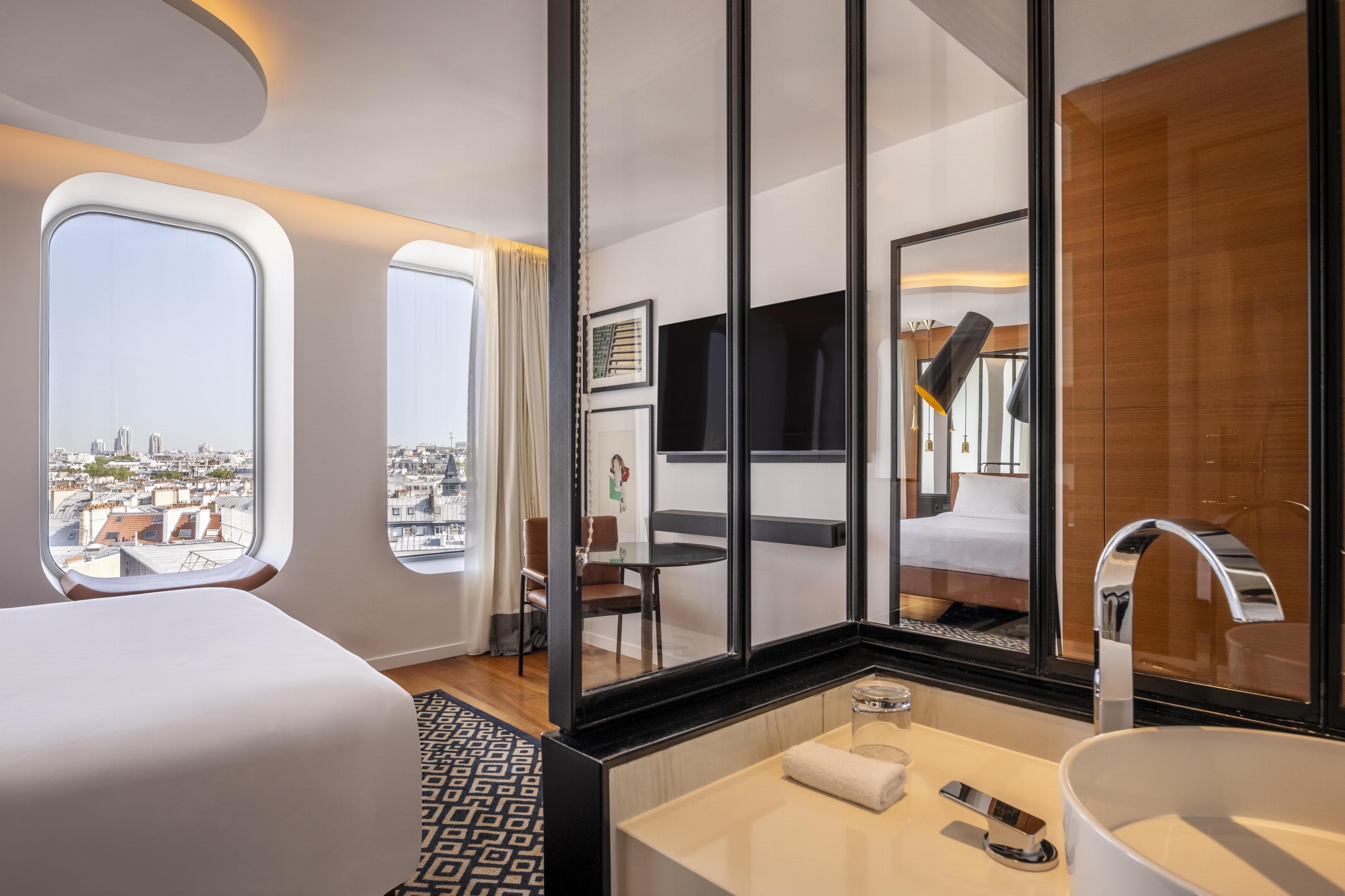 Renaissance Paris République