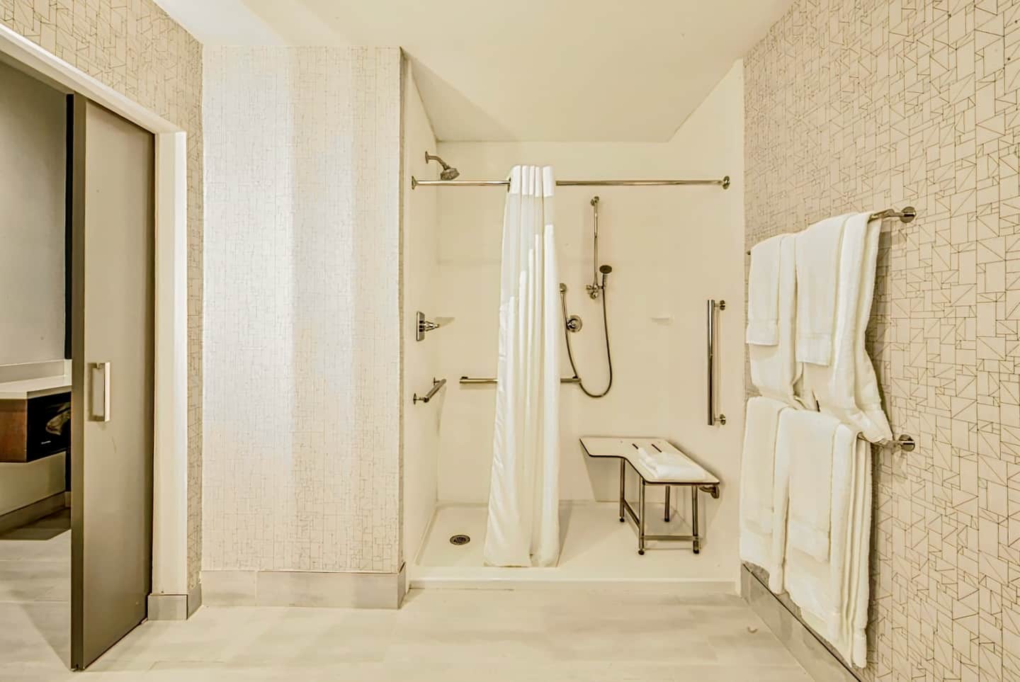 Holiday Inn Express & Suites Dallas NW - Farmers Branch