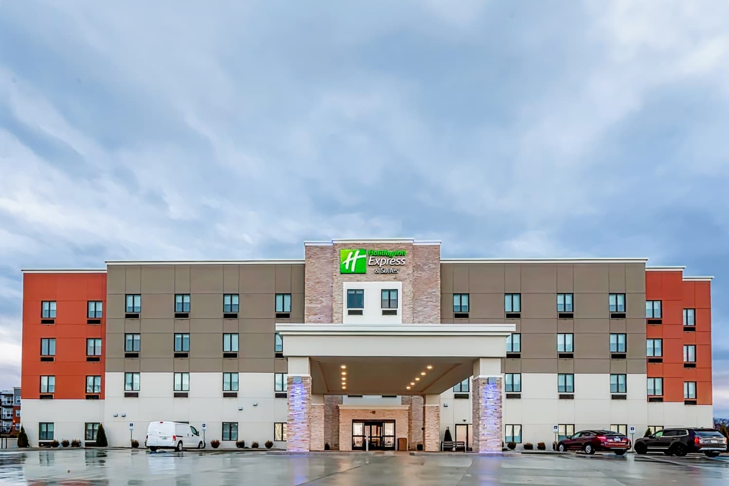 Holiday Inn Express & Suites - Columbus - Worthington