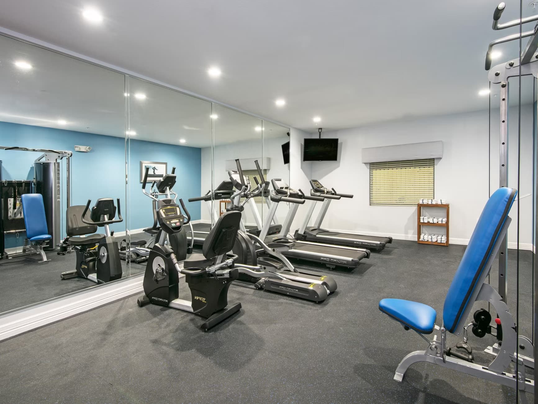 Holiday Inn Express & Suites Houston North IAH Area