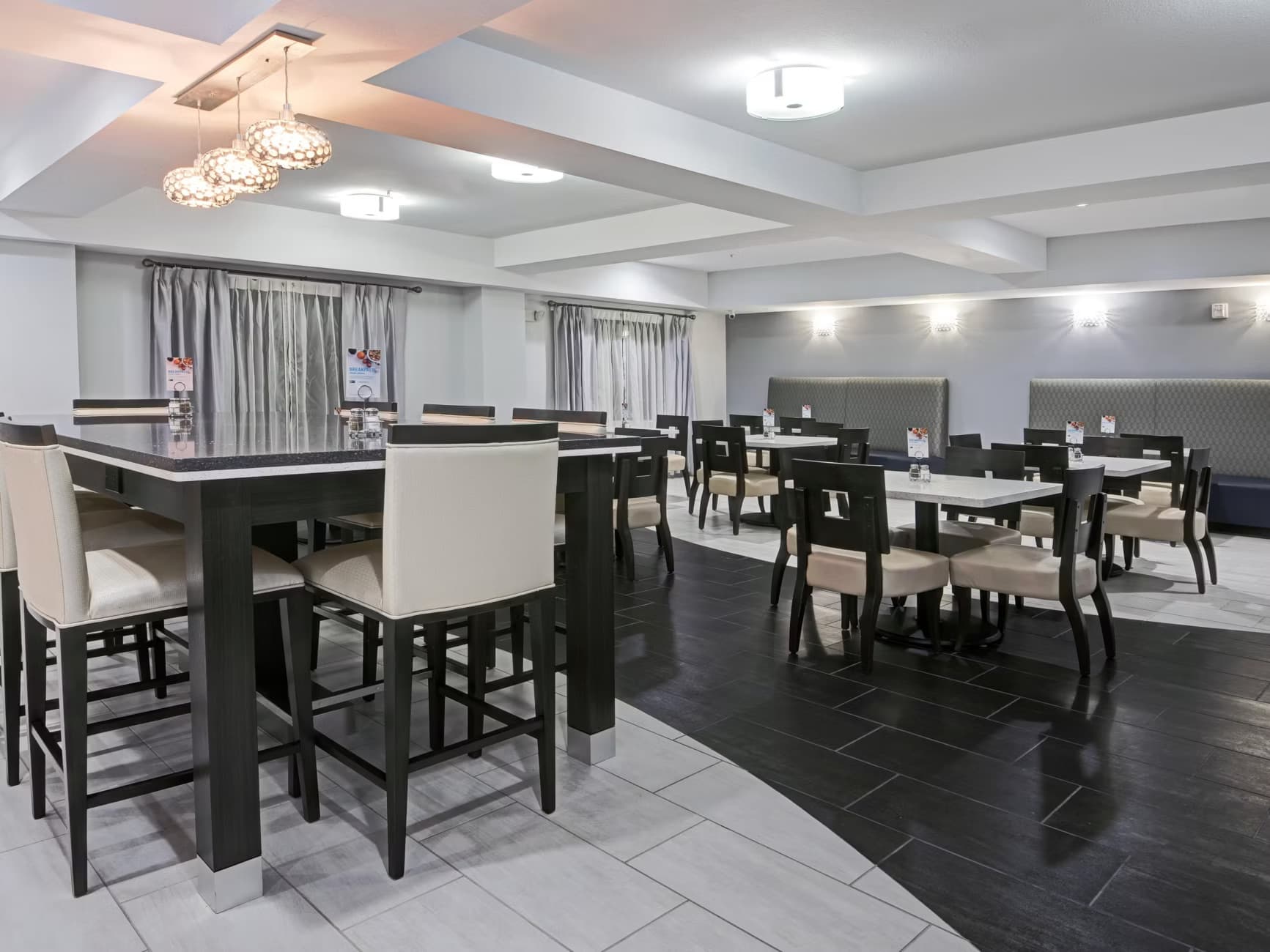 Holiday Inn Express & Suites Houston North IAH Area