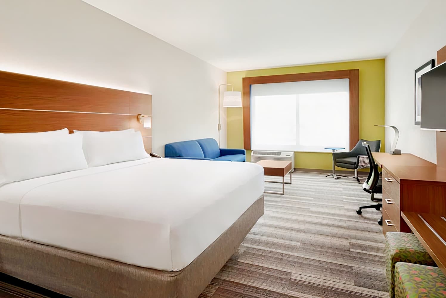 Holiday Inn Express & Suites Cincinnati South - Wilder