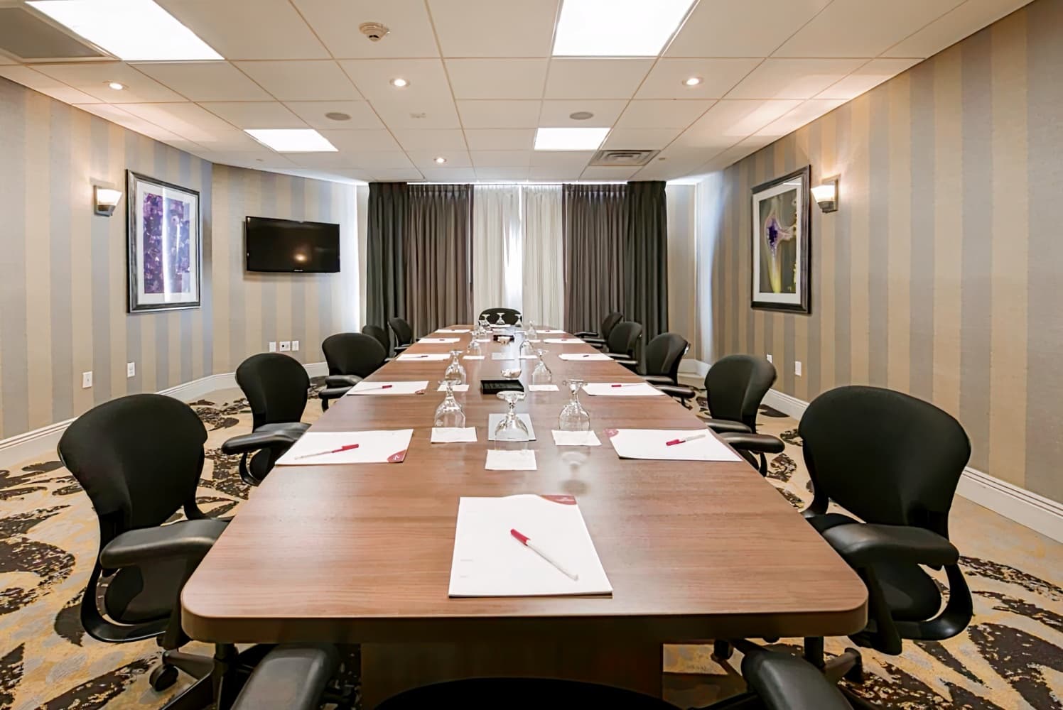 Crowne Plaza Saddle Brook