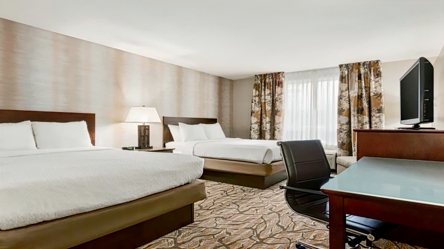 Holiday Inn & Suites Williamsburg-Historic Gateway