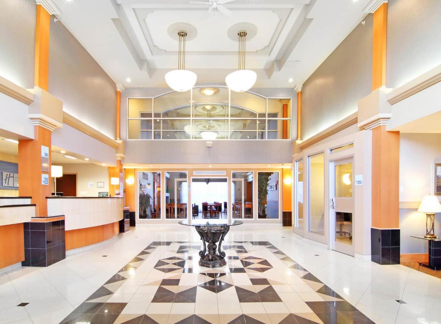 Holiday Inn Express & Suites, Calgary South McLeod Trail