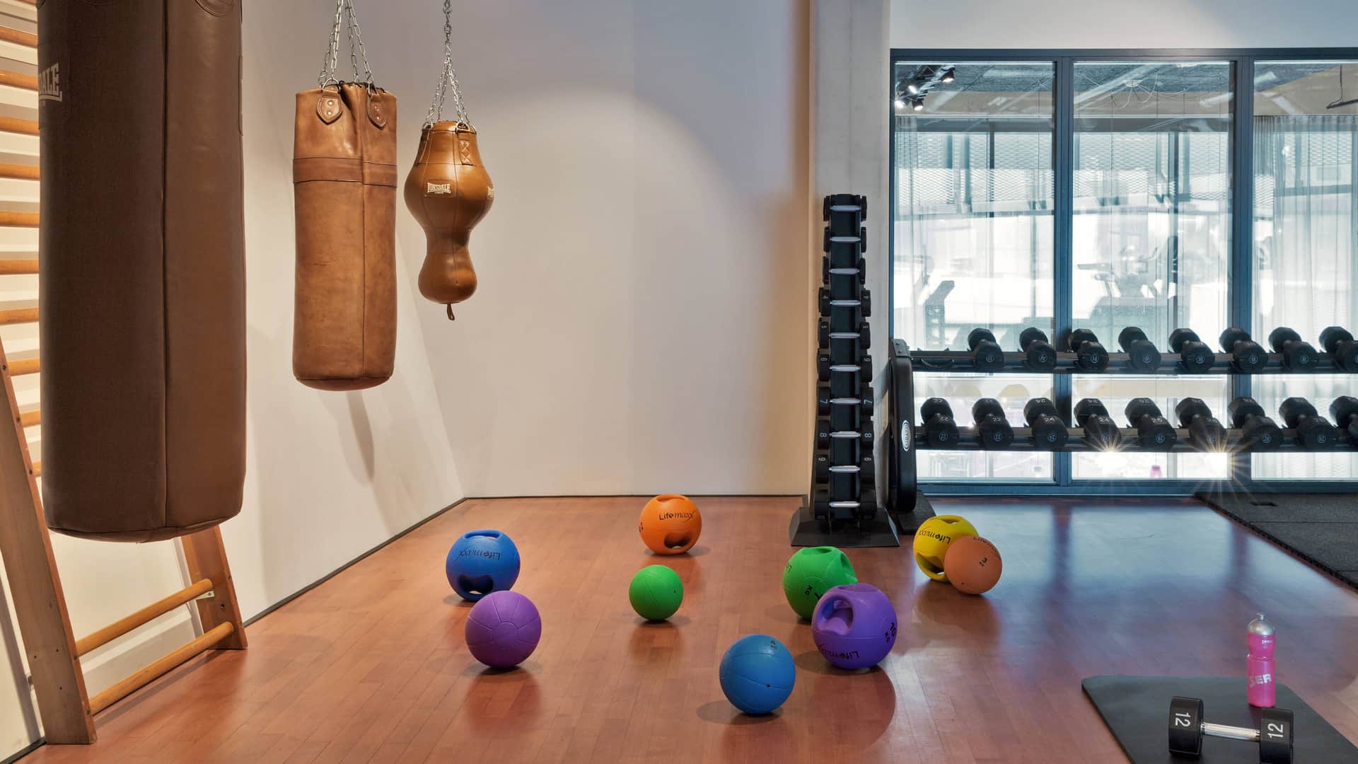 Moxy Amsterdam Houthavens
