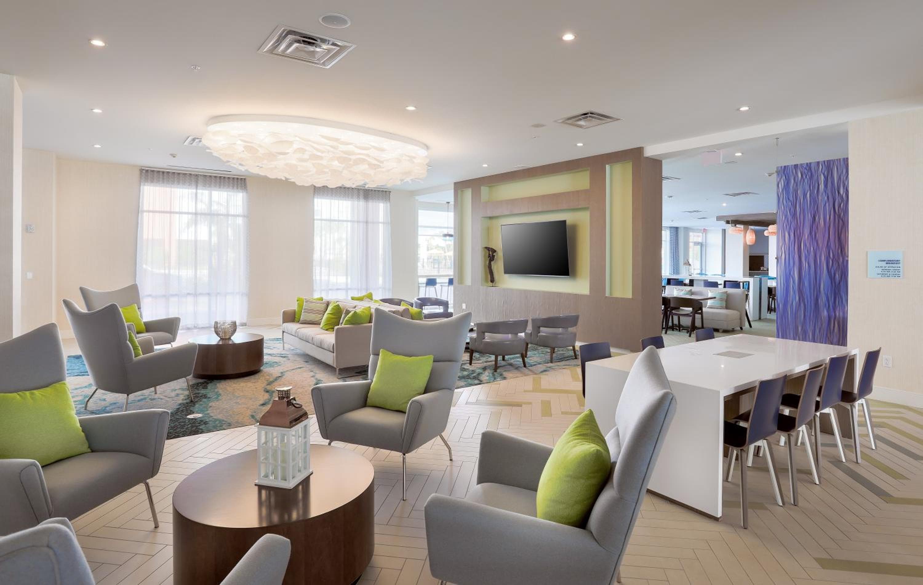 Holiday Inn Express & Suites Orlando At Seaworld, an IHG Hotel