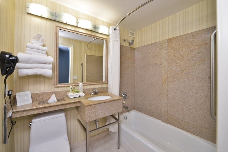 Holiday Inn Express LaGuardia "(doublon)"