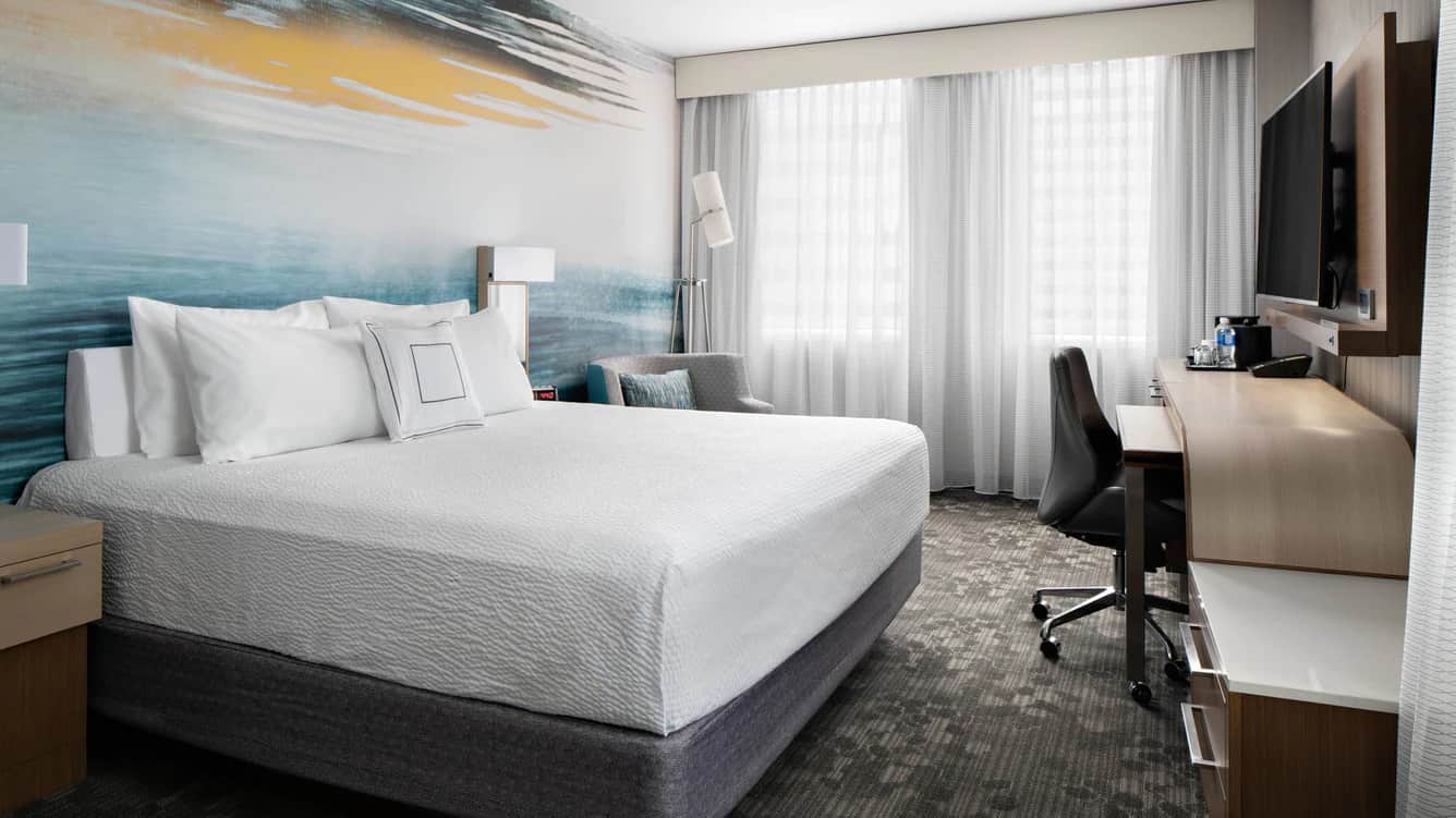 Courtyard By Marriott Edmonton Downtown