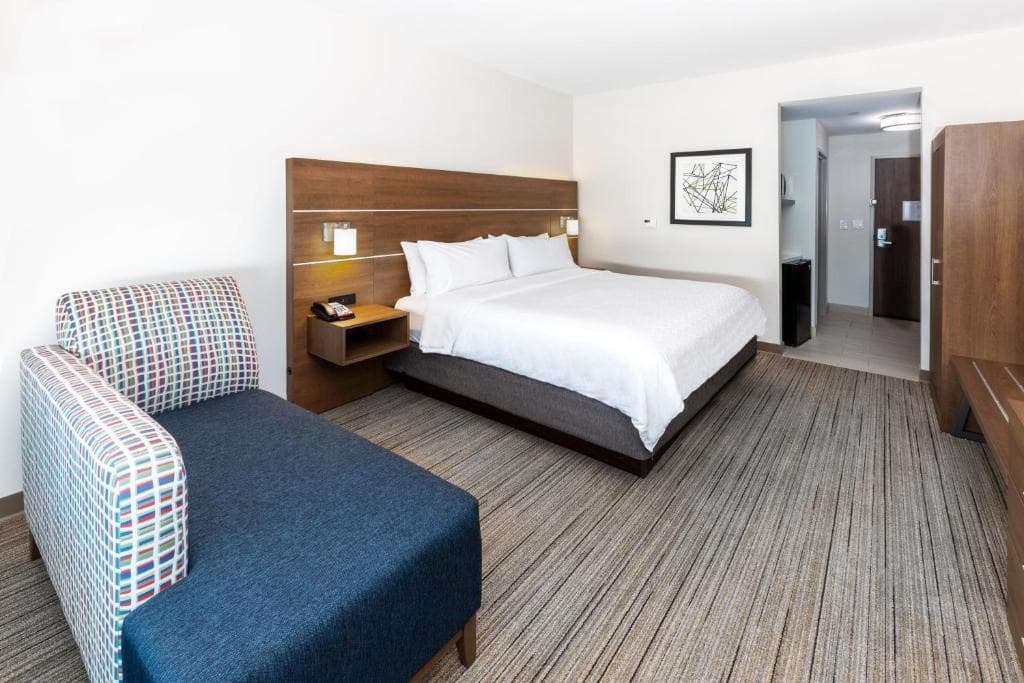 Holiday Inn Express & Suites - Stafford NW - Sugarland, an IHG Hotel