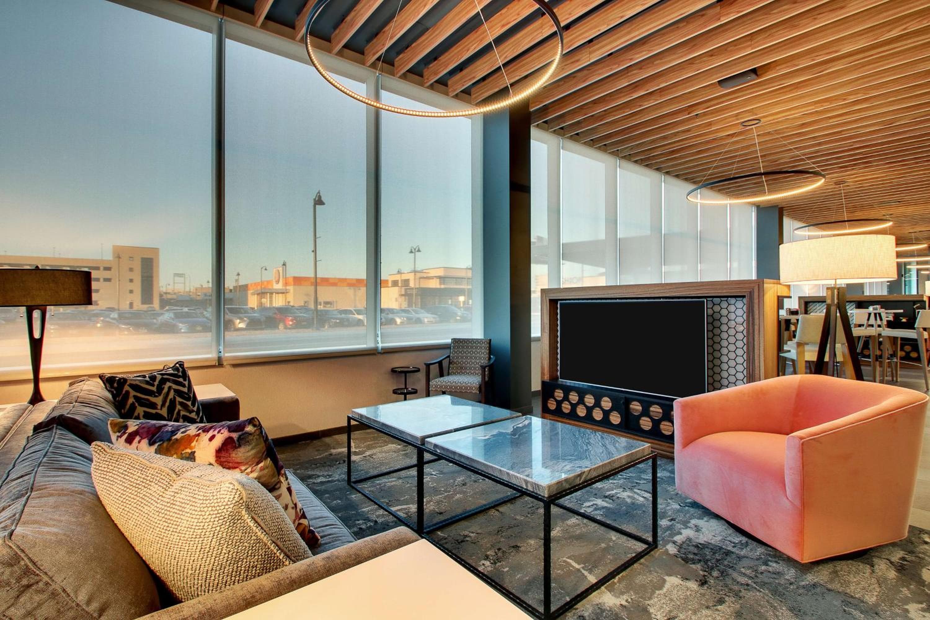 The Rose Hotel Chicago O'hare Tapestry Collection by Hilton