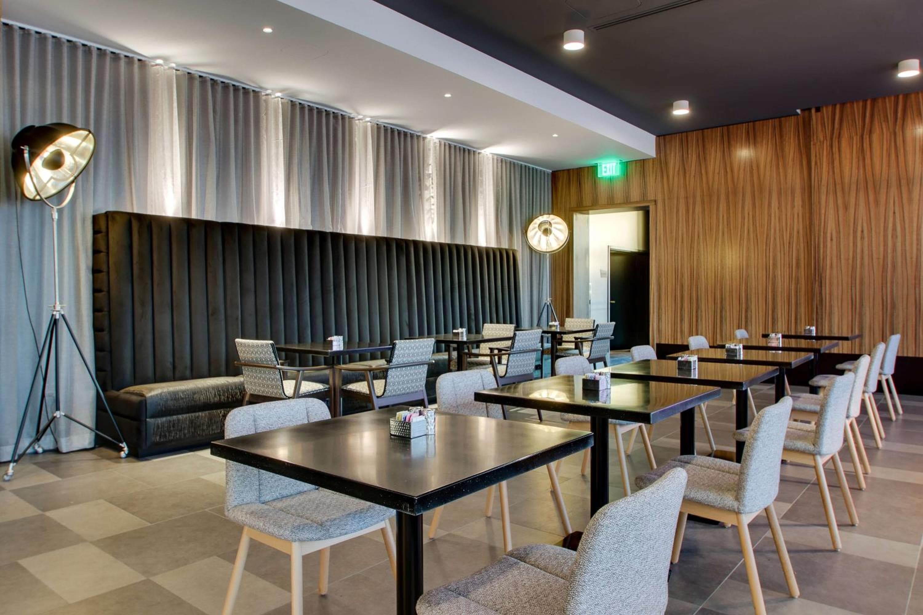 The Rose Hotel Chicago O'hare Tapestry Collection by Hilton