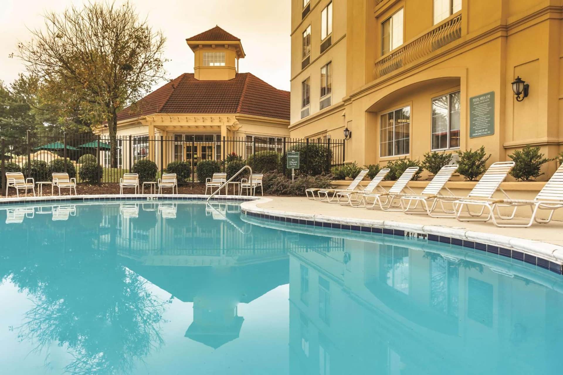 La Quinta Inn and Suites by Wyndham Atlanta Ballpark Galleria