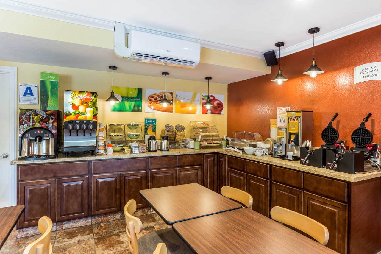 Quality Inn Escondido Downtown