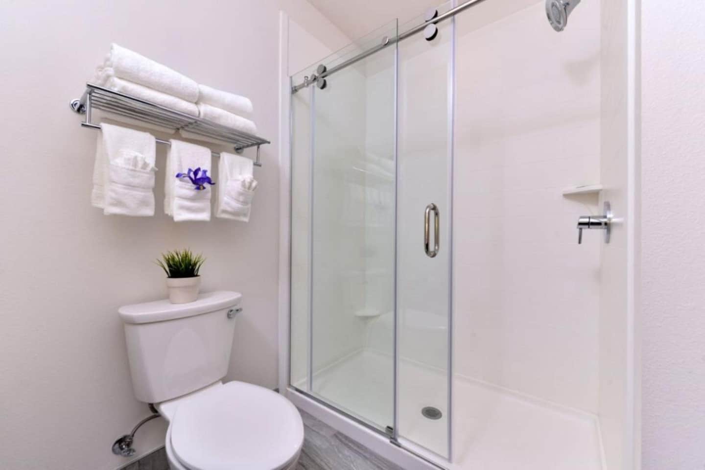 Holiday Inn Express & Suites San Diego - Mission Valley, an IHG Hotel