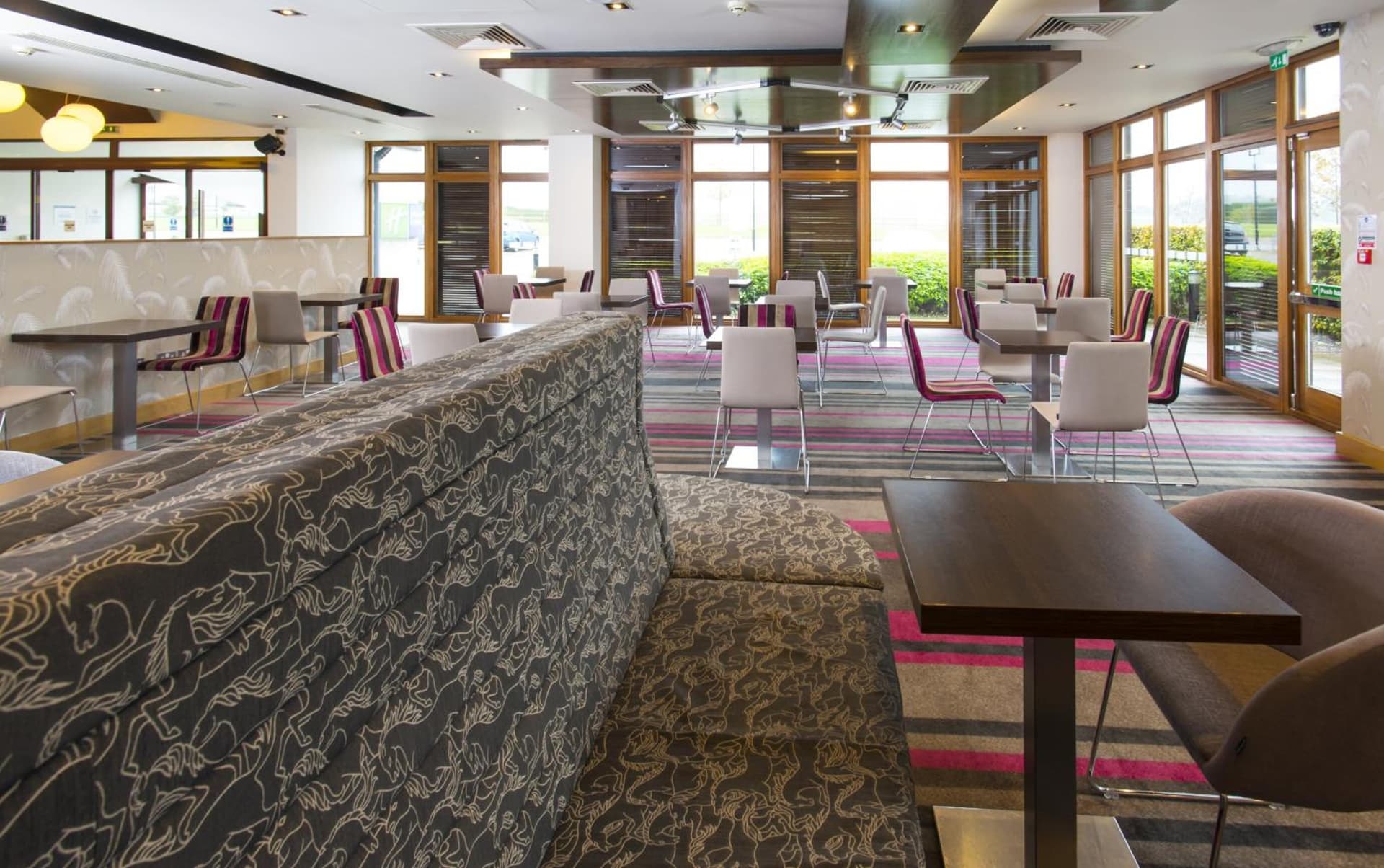 Holiday Inn Express London - Epsom Downs, an IHG Hotel