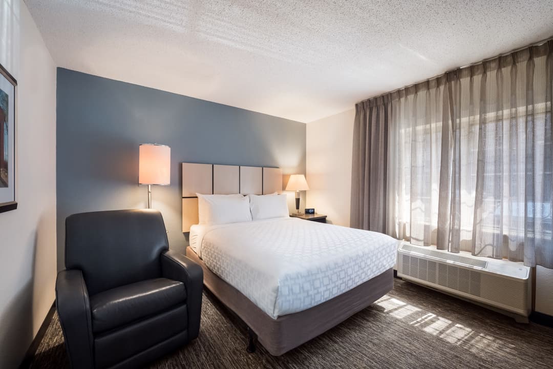 Sonesta Simply Suites Cleveland North Olmsted Airport