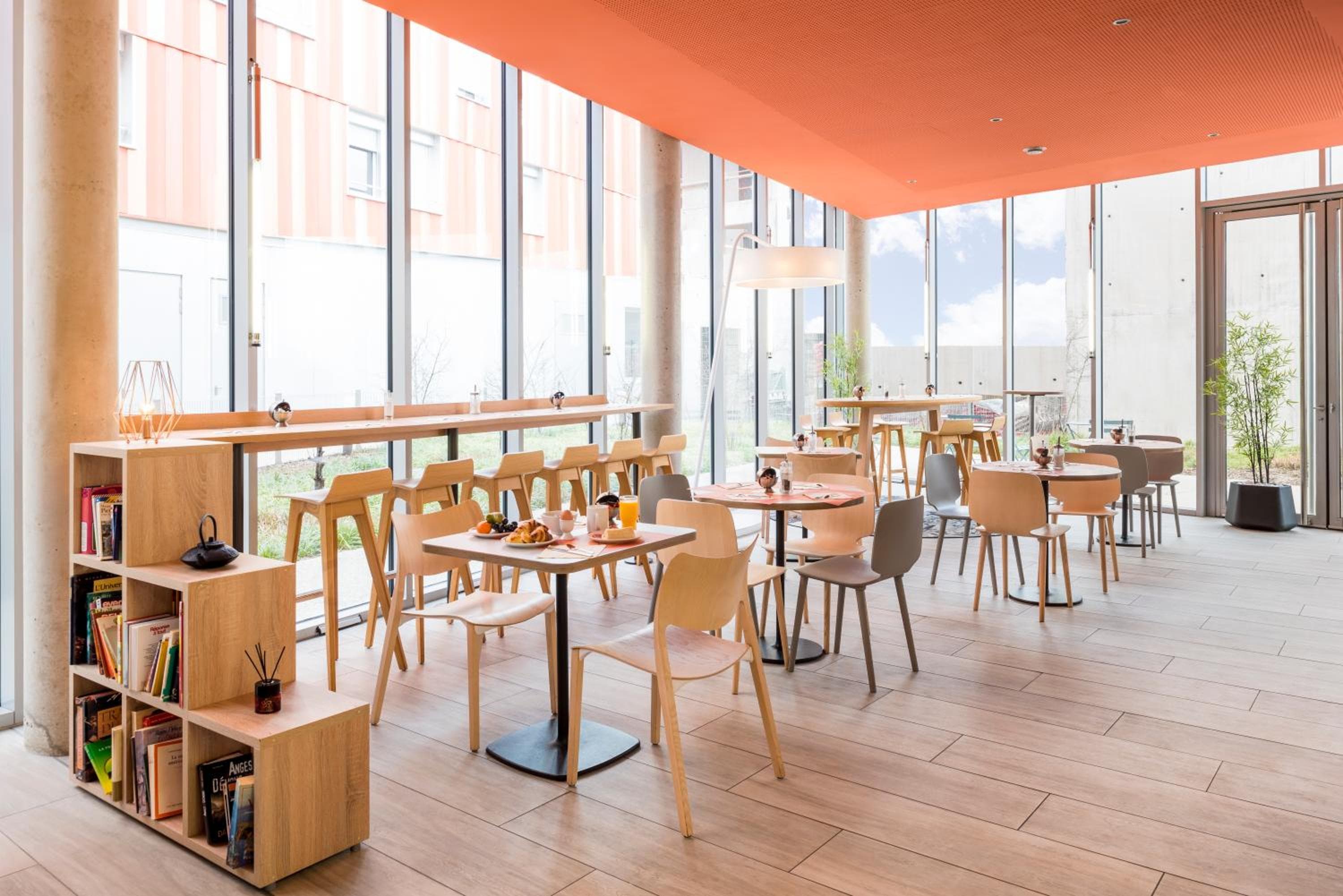 Aparthotel Adagio Access Paris Massy Gare TGV