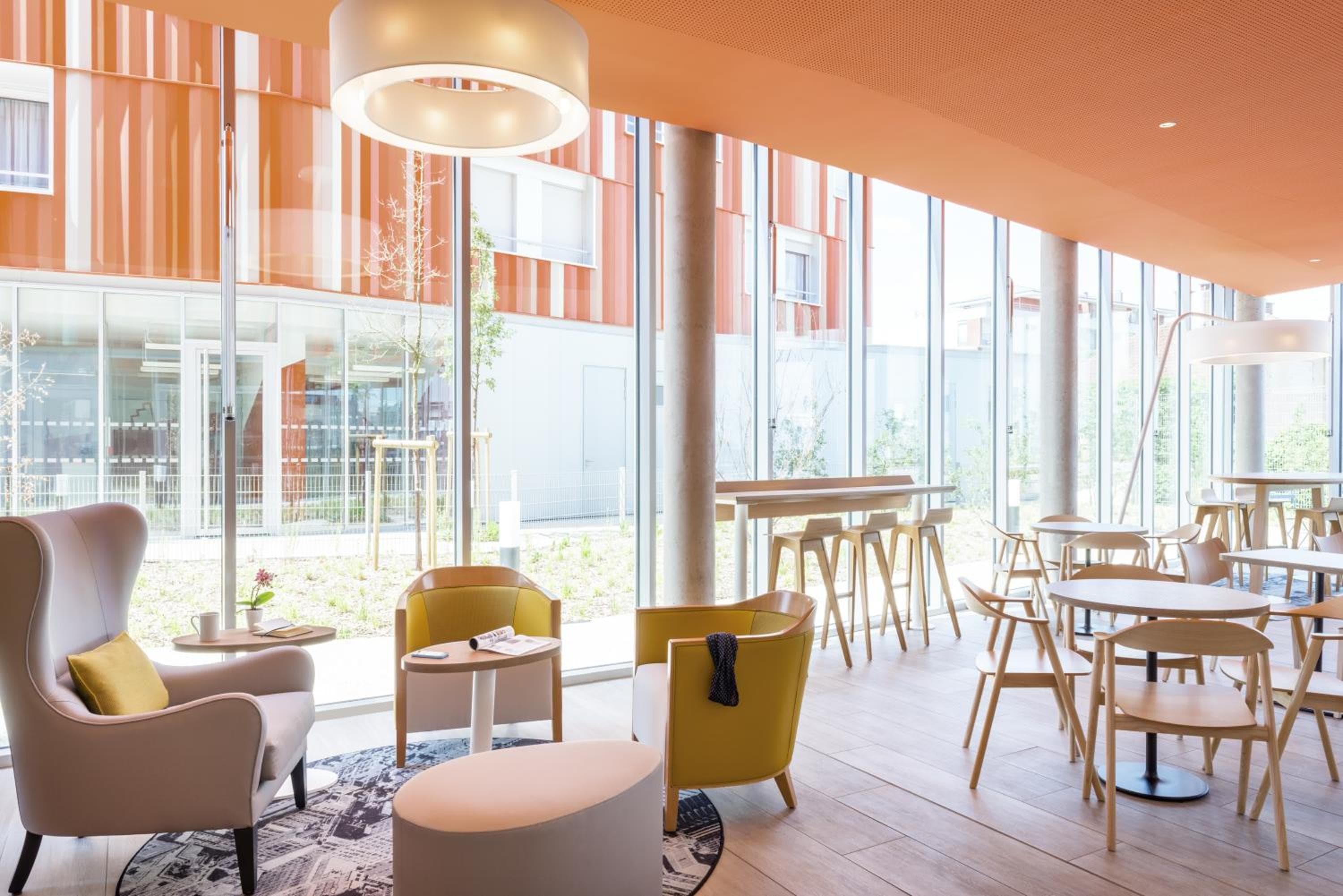 Aparthotel Adagio Access Paris Massy Gare TGV