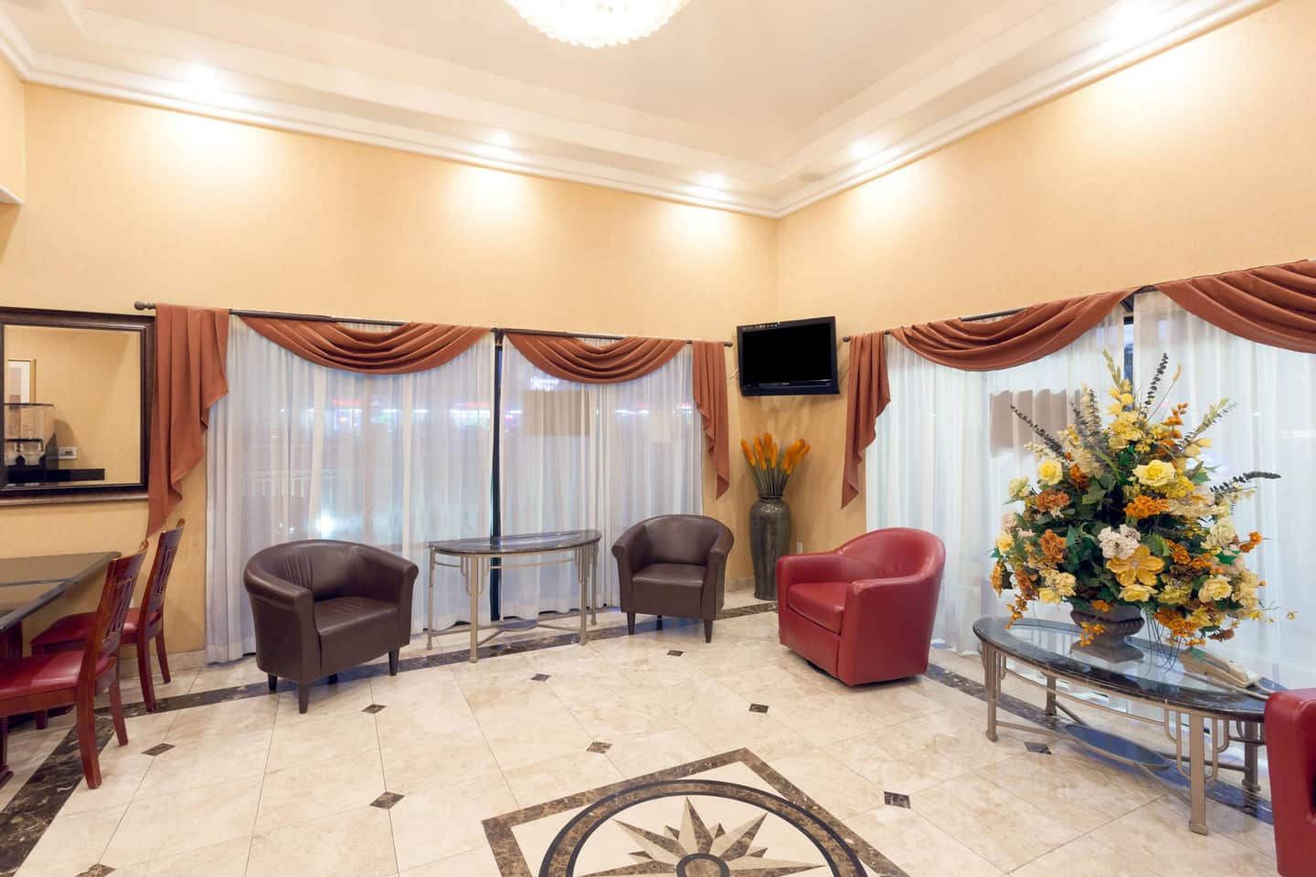 Howard Johnson by Wyndham Pico Rivera Hotel & Suites